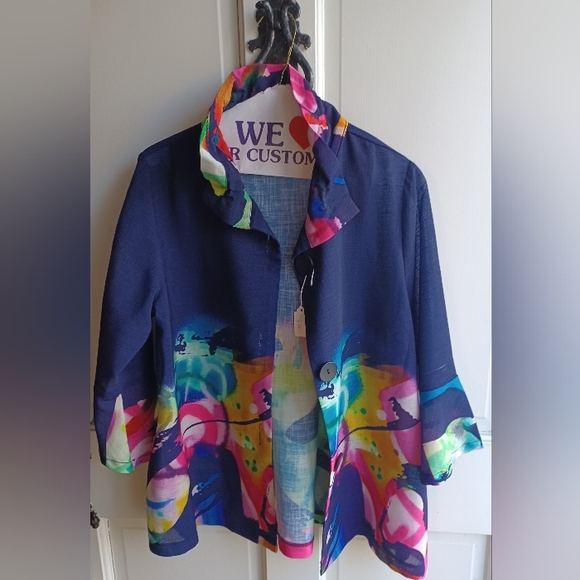 Damee Colorful Abstract Button-Up - Picture 3 of 4